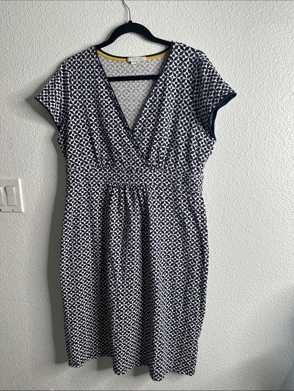 Boden navy white asymmetrical dress vneck size 12R